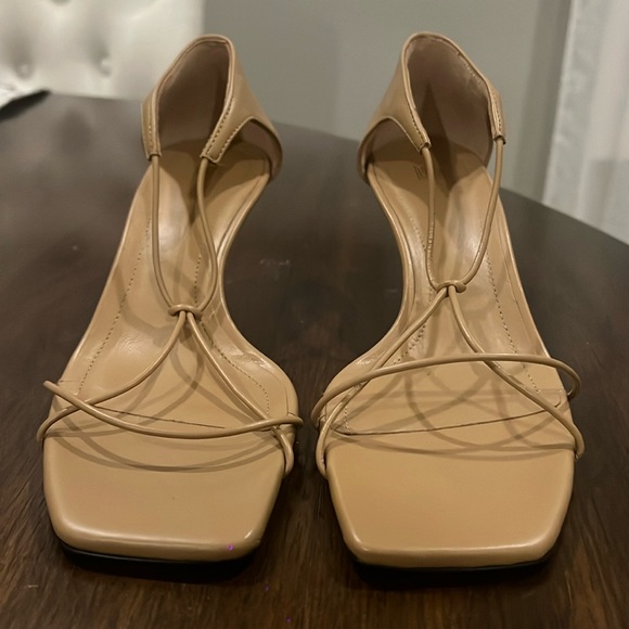 TOTEME - The Knot Leather Sandals - Picture 3 of 5